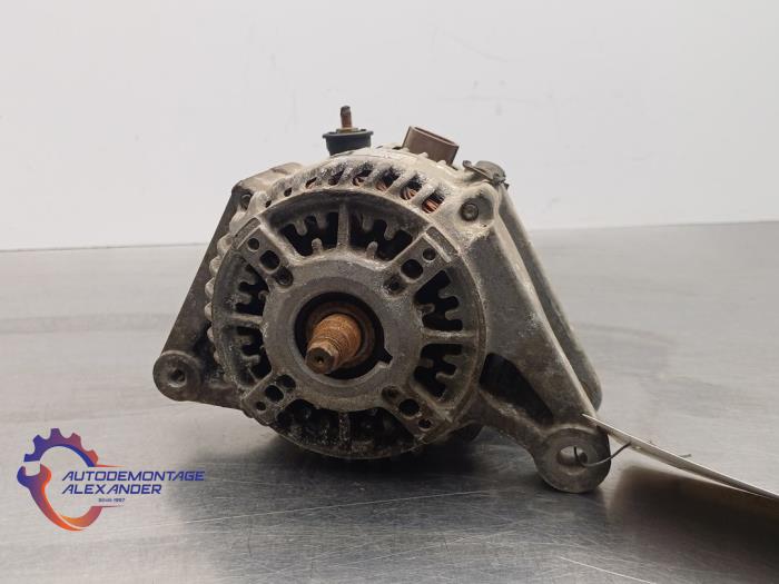 Dynamo van een Toyota Corolla (E12) 1.6 16V VVT-i 2005