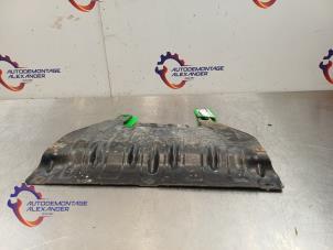 Gebruikte Beschermplaat bodem BMW 1 serie (F21) 116i 1.6 16V Prijs € 30,00 Inclusief btw aangeboden door Alexander Autodemontage