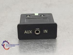Gebruikte AUX/USB aansluiting BMW 5 serie (E60) 525i 24V Prijs € 25,00 Inclusief btw aangeboden door Alexander Autodemontage