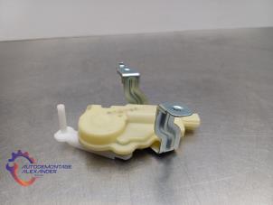 Gebruikte Motor Centrale Deurvergrendeling Toyota Yaris II (P9) 1.0 12V VVT-i Prijs € 49,99 Inclusief btw aangeboden door Alexander Autodemontage