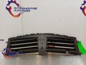 Gebruikte Luchtgeleider Opel Astra K 1.2 Turbo 12V Prijs € 250,00 Margeregeling aangeboden door Alexander Autodemontage