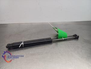 Gebruikte Set Gasdempers Achterklep Fiat Panda/Pandina (312) 0.9 TwinAir 65 Prijs € 14,99 Inclusief btw aangeboden door Alexander Autodemontage