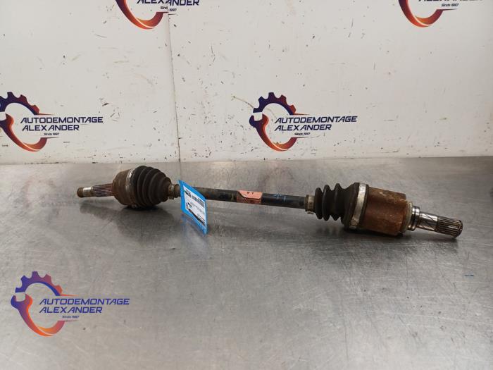 Gebruikte Steekas links-voor Nissan Note (E12) 1.2 68 Prijs € 59,99 Inclusief btw aangeboden door Alexander Autodemontage