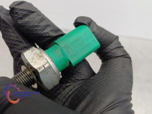 Oliedruk sensor van een Volkswagen Golf VII (AUA) 1.6 TDI BMT 16V