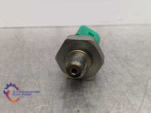 Oliedruk sensor van een Volkswagen Golf VII (AUA) 1.6 TDI BMT 16V