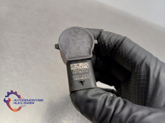 PDC Sensor van een Opel Astra K Sports Tourer 1.4 Turbo 16V 2018