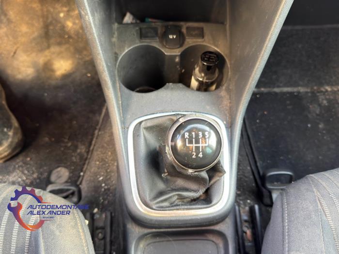 Gebruikte Schakelkabel Versnellingsbak Volkswagen Polo V (6R) 1.6 TDI 16V 90 Prijs € 70,00 Margeregeling aangeboden door Alexander Autodemontage