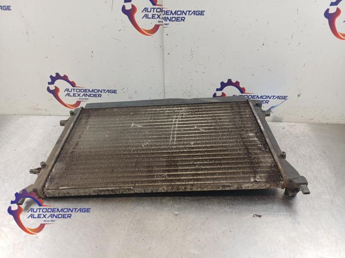 Gebruikte Radiateur Volkswagen Golf VI (5K1) 1.4 16V Prijs € 35,00 Margeregeling aangeboden door Alexander Autodemontage