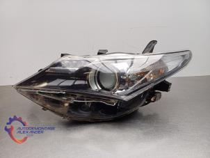 Gebruikte Koplamp links Toyota Auris Touring Sports (E18) 1.8 16V Hybrid Prijs € 349,99 Margeregeling aangeboden door Alexander Autodemontage