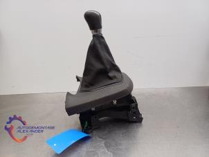 Gebruikte Versnellingspook Ford Fiesta 6 (JA8) 1.0 EcoBoost 12V 100 Prijs € 44,99 Inclusief btw aangeboden door Alexander Autodemontage