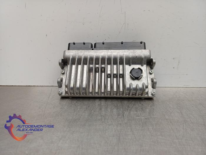 Computer Motormanagement van een Toyota Auris (E18) 1.3 VVT-I 16V 2015