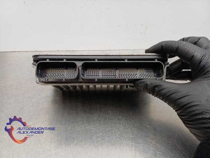 Computer Motormanagement van een Toyota Auris (E18) 1.3 VVT-I 16V 2015