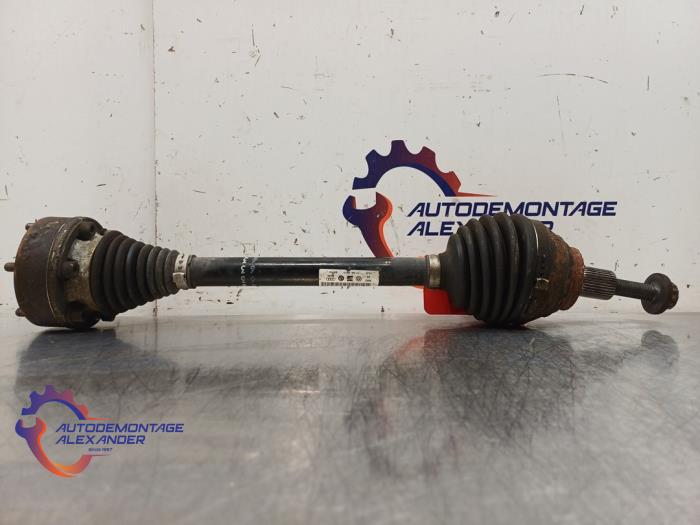 Gebruikte Steekas links-voor Volkswagen Golf VI (5K1) 1.6 TDI 16V Prijs € 36,30 Inclusief btw aangeboden door Alexander Autodemontage