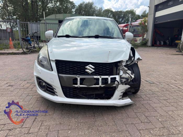 Gebruikte Airco Condensor Suzuki Swift (ZA/ZC/ZD) 1.6 Sport VVT 16V Prijs € 49,58 Margeregeling aangeboden door Alexander Autodemontage