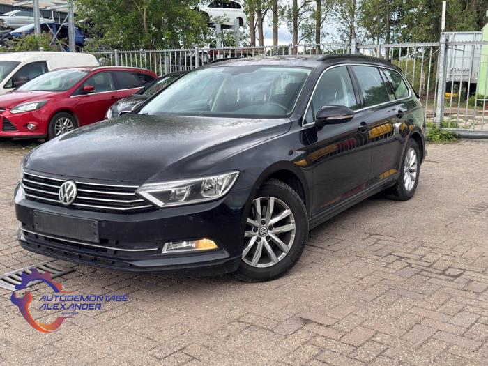 Gebruikte Radiateur Volkswagen Passat Variant (3G5) 1.6 TDI 16V Prijs € 49,99 Inclusief btw aangeboden door Alexander Autodemontage