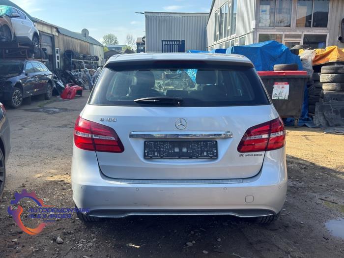 Gebruikte Uitlaat Einddemper Mercedes B (W246/W242) 1.6 B-180 BlueEFFICIENCY Turbo 16V Prijs € 300,00 Margeregeling aangeboden door Alexander Autodemontage