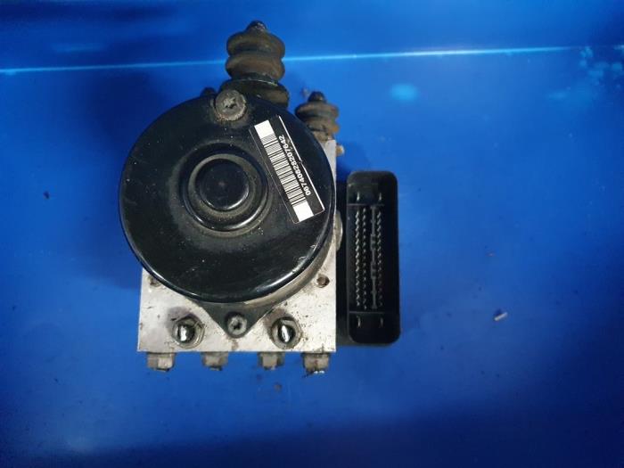Gebruikte ABS Pomp Volkswagen Golf IV Variant (1J5) 1.6 16V Prijs € 60,00 Margeregeling aangeboden door Autodemontage Atlas-Car B.V.