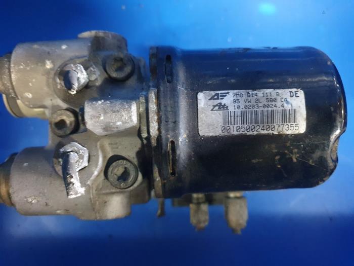 Gebruikte ABS Pomp Volkswagen Sharan (7M8/M9/M6) 2.0 Prijs € 100,00 Margeregeling aangeboden door Autodemontage Atlas-Car B.V.