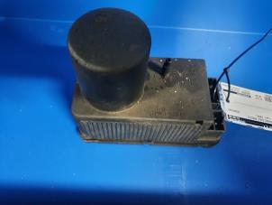 Gebruikte Module Centrale Deurvergrendeling Mercedes C (W202) 1.8 C-180 16V Prijs € 60,00 Margeregeling aangeboden door Autodemontage Atlas-Car B.V.