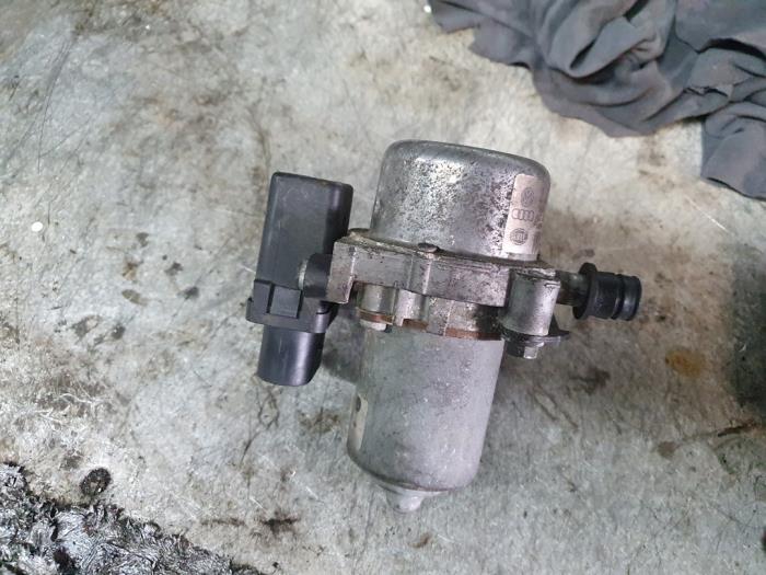 Gebruikte Vacuumpomp Rembekrachtiging Skoda Fabia II (5J) 1.4 TSI 16V RS Prijs € 70,00 Margeregeling aangeboden door Autodemontage Atlas-Car B.V.