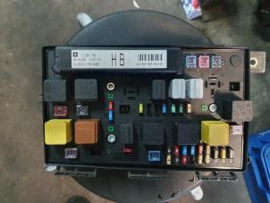 Gebruikte Zekeringkast Opel Zafira (M75) 1.8 16V Ecotec Prijs op aanvraag aangeboden door Autodemontage Atlas-Car B.V.