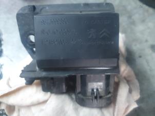 Gebruikte Kachel Weerstand Peugeot Partner (GC/GF/GG/GJ/GK) 1.6 BlueHDi 100 Prijs op aanvraag aangeboden door Autodemontage Atlas-Car B.V.