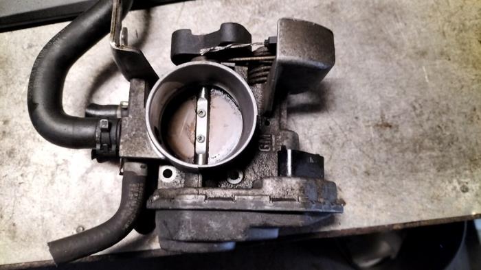 Gebruikte Gasklephuis Opel Astra G (F08/48) 1.8 16V Prijs € 60,00 Margeregeling aangeboden door Autodemontage Atlas-Car B.V.