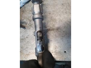 Gebruikte Verstuiver brug Opel Corsa D 1.3 CDTi 16V ecoFLEX Prijs € 35,00 Margeregeling aangeboden door Autodemontage Atlas-Car B.V.