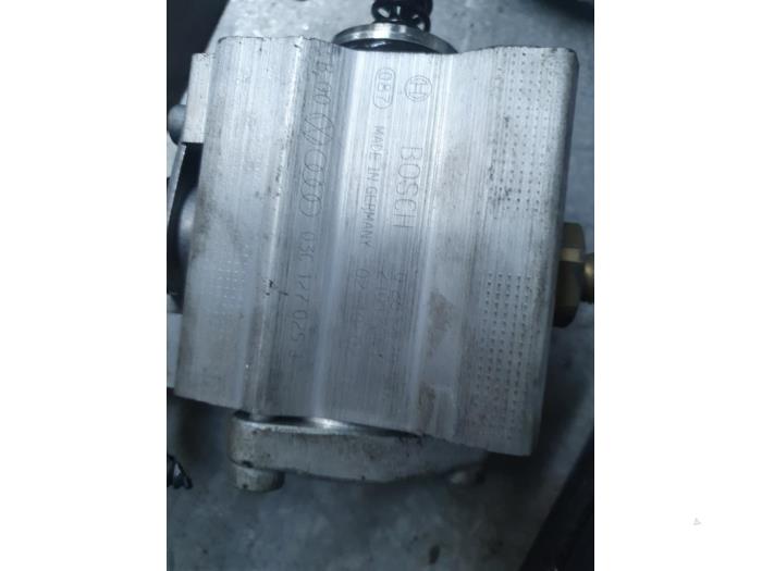 Gebruikte Hogedrukpomp Volkswagen Polo IV (9N1/2/3) 1.4 FSI 16V Prijs € 275,00 Margeregeling aangeboden door Autodemontage Atlas-Car B.V.