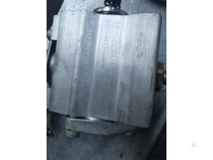 Gebruikte Hogedrukpomp Volkswagen Polo IV (9N1/2/3) 1.4 FSI 16V Prijs € 275,00 Margeregeling aangeboden door Autodemontage Atlas-Car B.V.