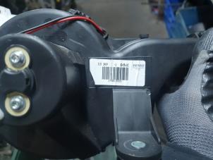 Gebruikte Kachel Ventilatiemotor Citroen C4 Grand Picasso (UA) 1.6 16V THP Sensodrive,GT THP Prijs € 30,00 Margeregeling aangeboden door Autodemontage Atlas-Car B.V.