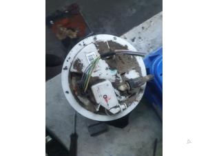Gebruikte Benzinepomp Peugeot 208 I (CA/CC/CK/CL) 1.0 Vti 12V PureTech Prijs € 50,00 Margeregeling aangeboden door Autodemontage Atlas-Car B.V.