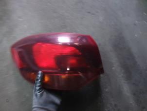Gebruikte Achterlicht links Opel Astra J Sports Tourer (PD8/PE8/PF8) Prijs € 40,00 Margeregeling aangeboden door Autodemontage Atlas-Car B.V.