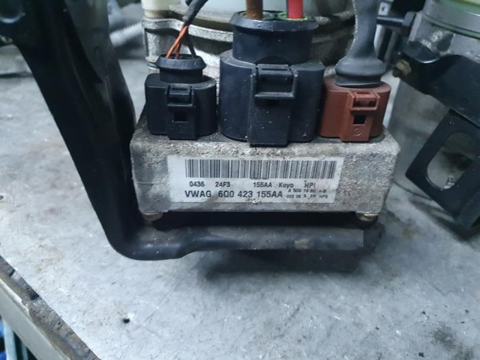Gebruikte Pomp Servo Volkswagen Fox (5Z) 1.4 16V Prijs € 140,00 Margeregeling aangeboden door Autodemontage Atlas-Car B.V.