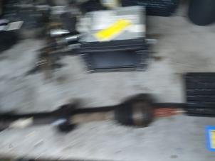 Gebruikte Cardanas links-voor (VWA) Renault Twingo II (CN) 1.2 16V Prijs € 35,00 Margeregeling aangeboden door Autodemontage Atlas-Car B.V.