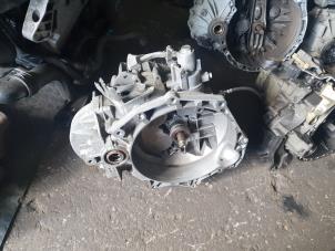 Gebruikte Versnellingsbak Alfa Romeo 159 (939AX) 1.9 JTS 16V Prijs € 350,00 Margeregeling aangeboden door Autodemontage Atlas-Car B.V.