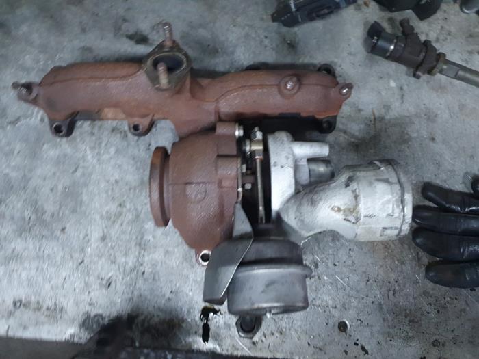 Gebruikte Turbo Volkswagen Touran (1T1/T2) 1.9 TDI 105 Euro 3 Prijs € 220,00 Margeregeling aangeboden door Autodemontage Atlas-Car B.V.