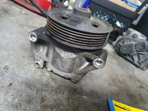 Gebruikte Pomp Servo Ford Mondeo Prijs € 85,00 Margeregeling aangeboden door Autodemontage Atlas-Car B.V.