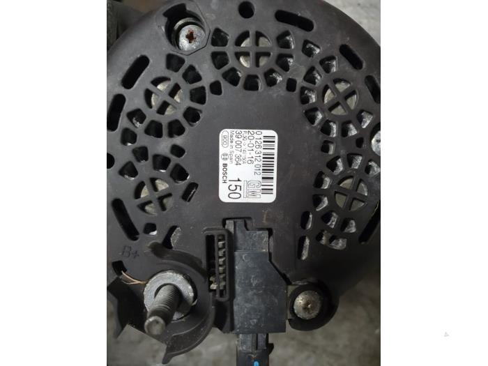 Gebruikte Dynamo Opel Corsa E Prijs € 60,00 Margeregeling aangeboden door Autodemontage Atlas-Car B.V.