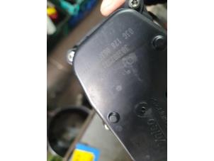 Gebruikte Gasklephuis Volkswagen Golf VI Variant (AJ5/1KA) 1.6 TDI 16V 105 Prijs € 35,00 Margeregeling aangeboden door Autodemontage Atlas-Car B.V.