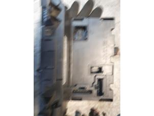 Gebruikte Zekeringkast Fiat Panda (169) 1.4 16V Prijs € 80,00 Margeregeling aangeboden door Autodemontage Atlas-Car B.V.