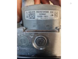 Gebruikte ABS Pomp Peugeot 2008 (CU) 1.2 Vti 12V PureTech Prijs € 225,00 Margeregeling aangeboden door Autodemontage Atlas-Car B.V.