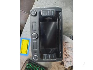 Gebruikte Navigatie Display Volkswagen Polo V (6R) 1.2 TDI 12V BlueMotion Prijs € 125,00 Margeregeling aangeboden door Autodemontage Atlas-Car B.V.