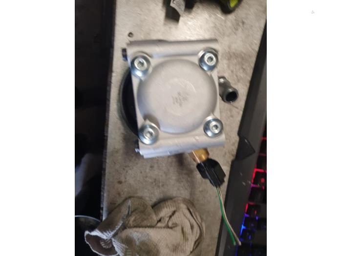 Gebruikte Servopomp Ford Focus 2 Wagon 1.6 16V Prijs op aanvraag aangeboden door Autodemontage Atlas-Car B.V.