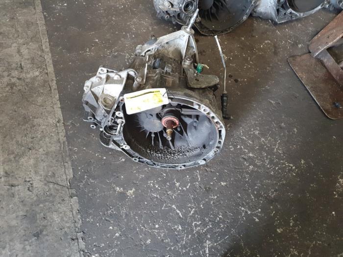 Gebruikte Versnellingsbak Renault Espace (JK) 2.0 16V Turbo Prijs € 350,00 Margeregeling aangeboden door Autodemontage Atlas-Car B.V.