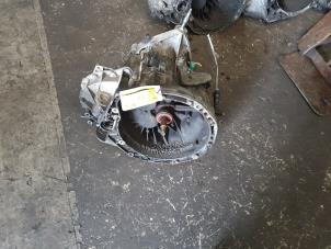 Gebruikte Versnellingsbak Renault Espace (JK) 2.0 16V Turbo Prijs € 350,00 Margeregeling aangeboden door Autodemontage Atlas-Car B.V.