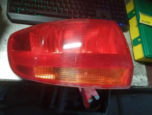 Gebruikte Achterlicht links Audi A3 Sportback (8PA) 3.2 V6 24V Quattro Prijs op aanvraag aangeboden door Autodemontage Atlas-Car B.V.