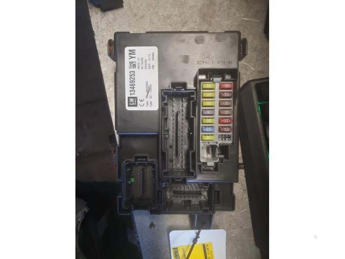 Gebruikte Module Bodycontrol Opel Meriva (B) 1.4 16V Ecotec Prijs op aanvraag aangeboden door Autodemontage Atlas-Car B.V.