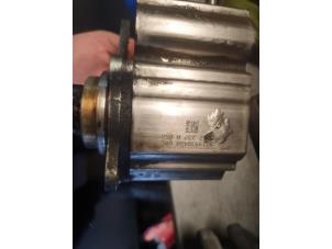 Gebruikte Hogedrukpomp Peugeot 5008 I (0A/0E) 1.6 THP 16V Prijs € 400,00 Margeregeling aangeboden door Autodemontage Atlas-Car B.V.