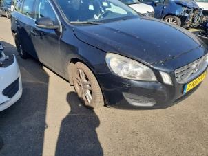 Gebruikte Deur 4Deurs rechts-achter Volvo V60 I (FW/GW) 1.6 T3 16V Prijs € 150,00 Margeregeling aangeboden door Autodemontage Atlas-Car B.V.